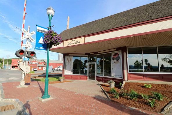 1 Main St, Newport, VT 05855